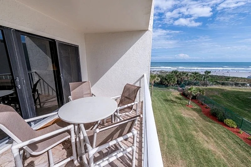 Amazing New Condo @ Top Resort! Beach/Ocean Views! in Cocoa Beach, Florida, United States — photo 3
