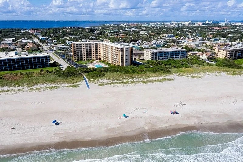 Stunning Direct Oceanfront Condo!???? Superb Views!! in Cape Canaveral, Florida, United States — photo 5