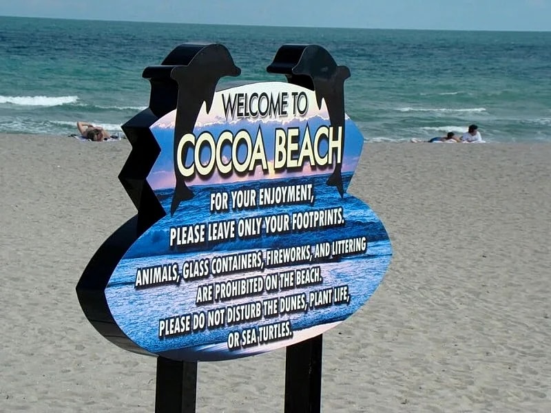 Next to Cocoa Beach Pier - Family Friendly & Right on the Ocean in Cocoa Beach, Florida, United States — photo 4