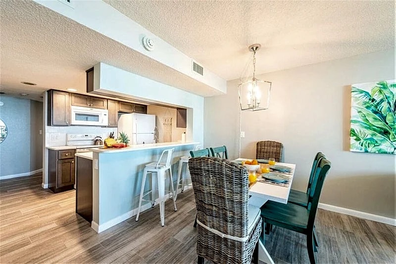 Penthouse l Oceanfront l Modern l On the Beach! in Cape Canaveral, Florida, United States — photo 2
