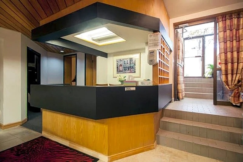 Smile Back Bed And Breakfast in Toronto, Ontario, Canada — photo 2