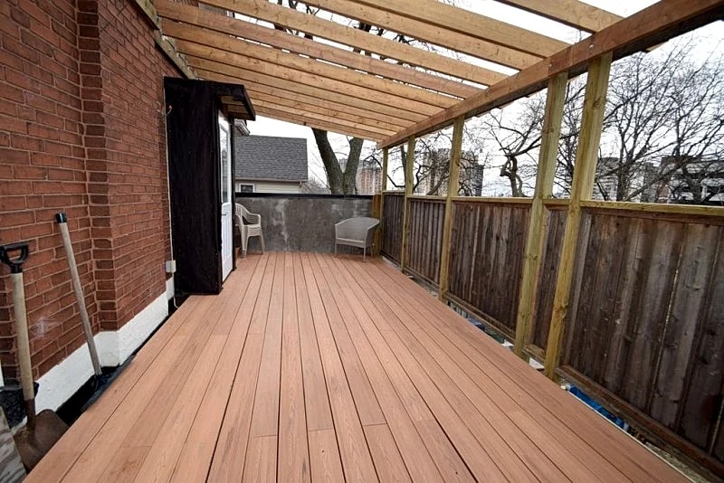 Cozy 4 Bedroom w/ Parking halfway to Downtown & Airport in Historic Toronto Neighbourhood. in Toronto, Ontario, Canada — photo 2