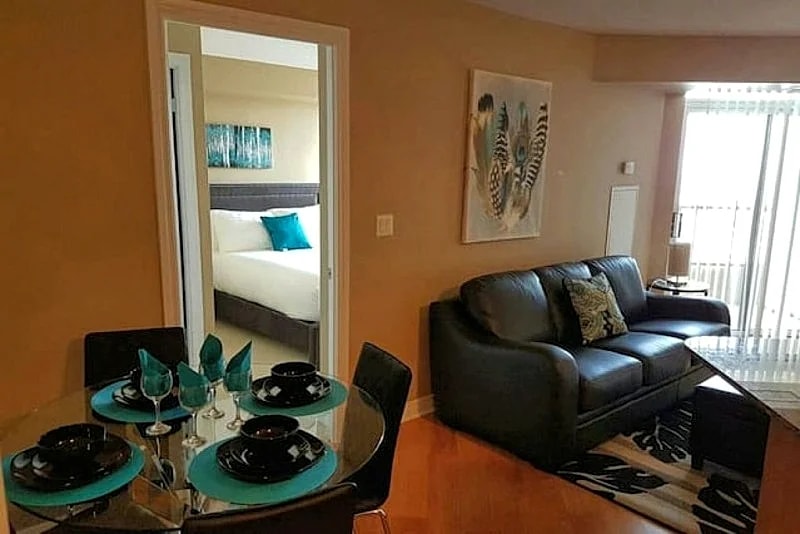 LUXURY 2BDR 2BATH NEAR SQUARE ONE MALL in Mississauga, Ontario, Canada — photo 3