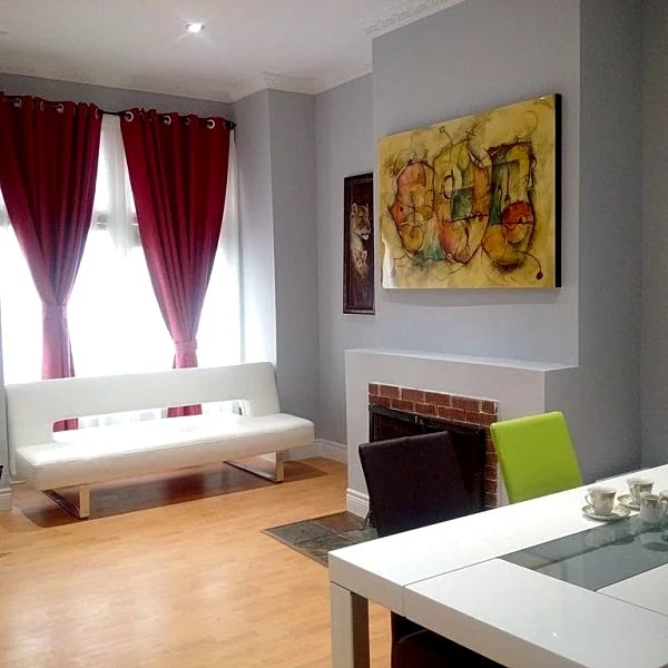 Upscale 3 Bedroom Duplex Downtown Core in Toronto, Ontario, Canada — photo 2