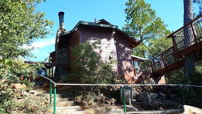 *RIVER FRONT* LUXURY LOG-CABIN + SPA, HOME THEATER, NEAR UNIVERSITY+ SKI RESORTS in Julian, California, United States — photo 3