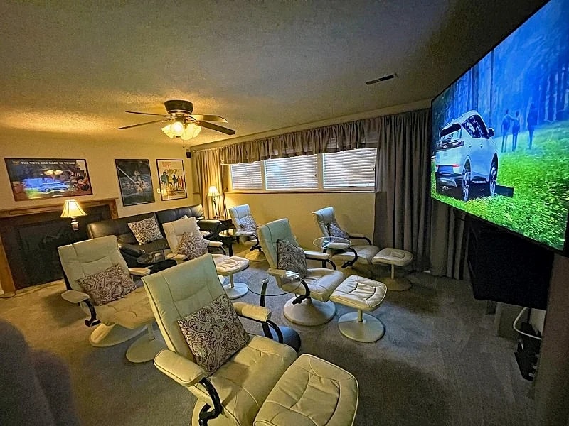 PINE RIVER HOME- 5BD, SPA, HOME THEATER, Near WHITWORTH UNIVERSITY & GREEN BLUFF in Spokane, Washington, United States — photo 2