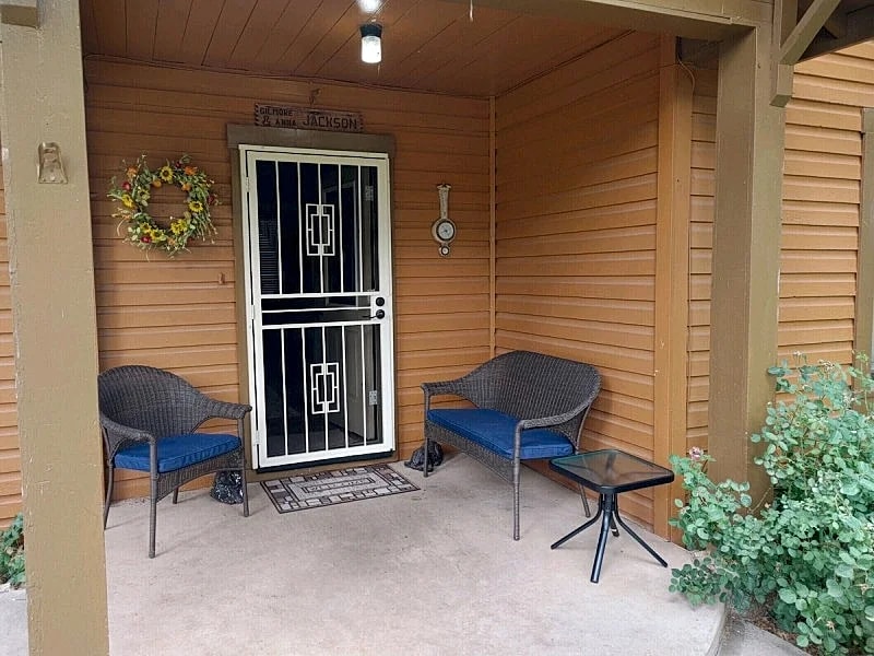 Cozy Cabin Only 5 Blocks From Rainbow Lake! Walk To Fishing! Great Rates! in Pinetop Lakeside, Arizona, United States — photo 2