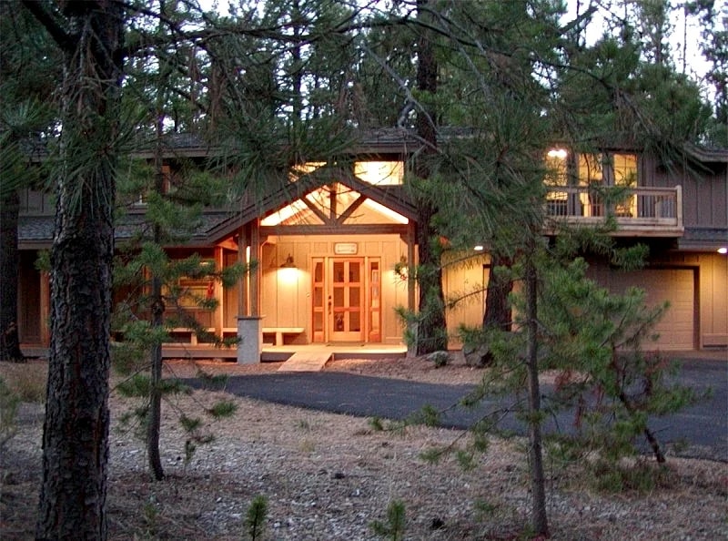 # 4 Backwoods Lodge 6BR/6BA, SHARC, 2 min walk to Village, summer, Sat to Sat.