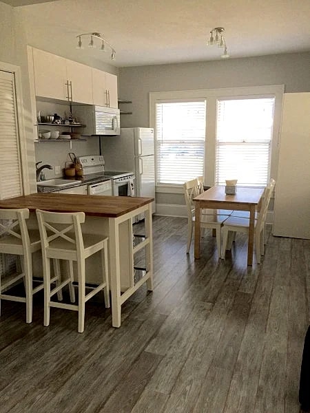 Beautiful, newly renovated 1 bedroom, Den apartment One Block From Beach in New Smyrna Beach, Florida, United States — photo 5