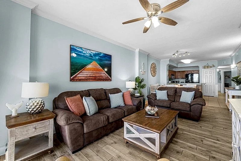 Luxurious 3-Bedroom Oceanfront Condo in Panama City Beach, Florida, United States — photo 3