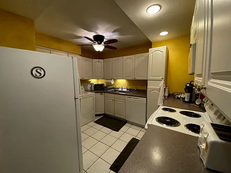 Large, Comfortable, 2bed/2bath in Heart of Atlanta in Atlanta, Georgia, United States — photo 3