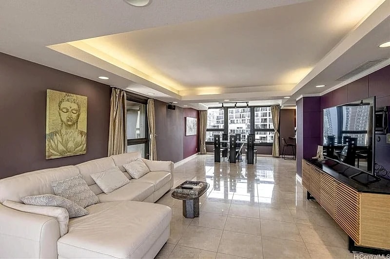 Enjoy Grand 2BR, 2 Baths, Executive Condo Near Beach and Everything Else in Honolulu, Hawaii, United States — photo 3