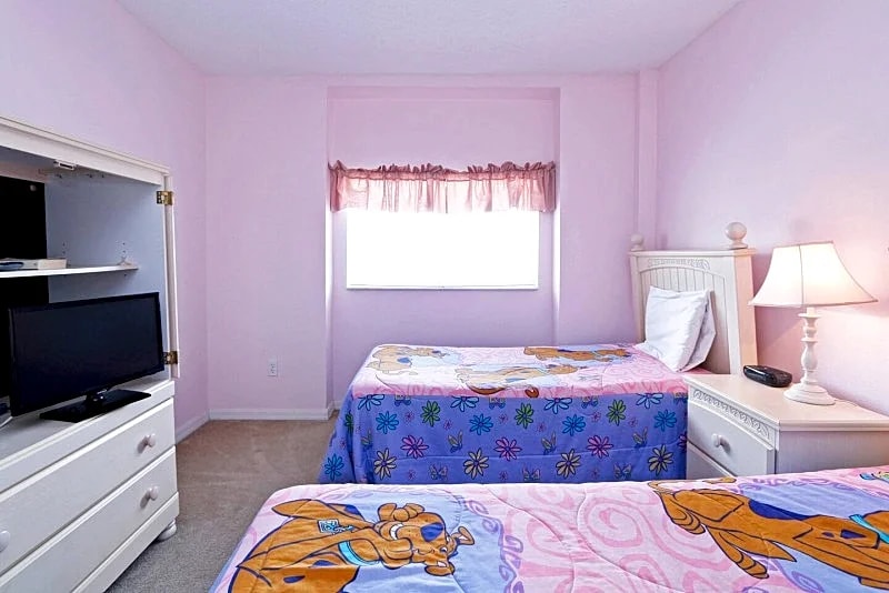 4 br villa with south pool, 3 mi to Disney in Kissimmee, Florida, United States — photo 2