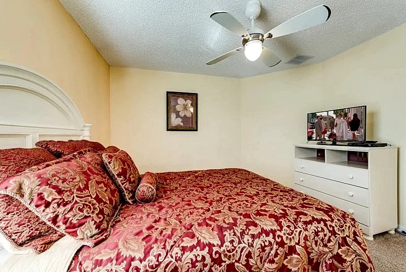 Luxury 7 bed villa w/ private cinema, south/ pool in Kissimmee, Florida, United States — photo 2