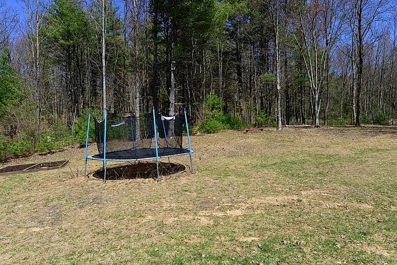 5 Bd Home, Totally Privacy, 10 acre, Secluded, Pool, Sauna Hot Tub in Pocono Mountain, Pennsylvania, United States — photo 2
