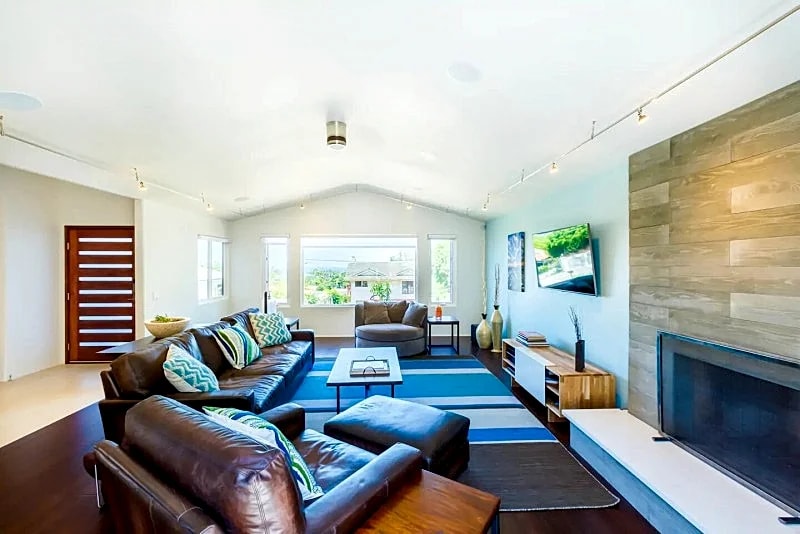 Entire house hosted by A.C.