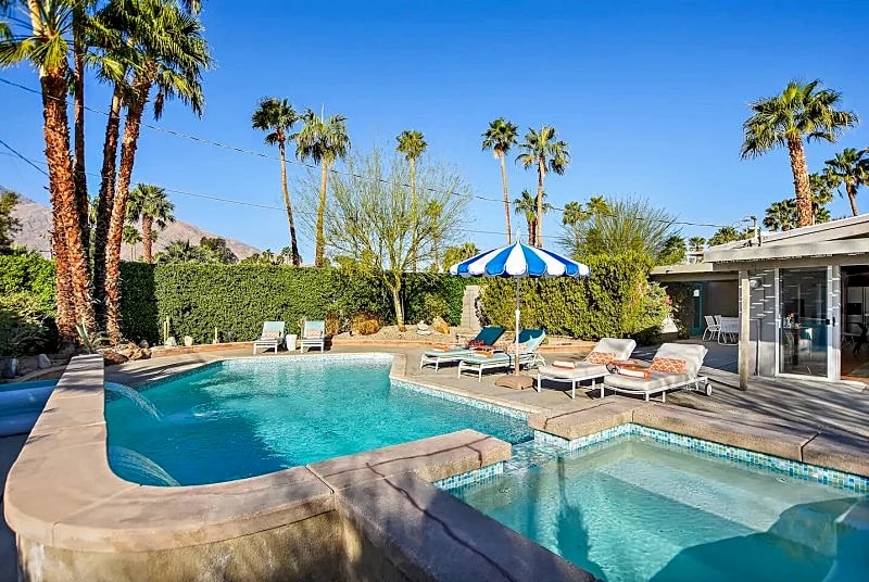 Chic & Famously Designed Mid Century Delight in Palm Springs, California, United States — photo 2