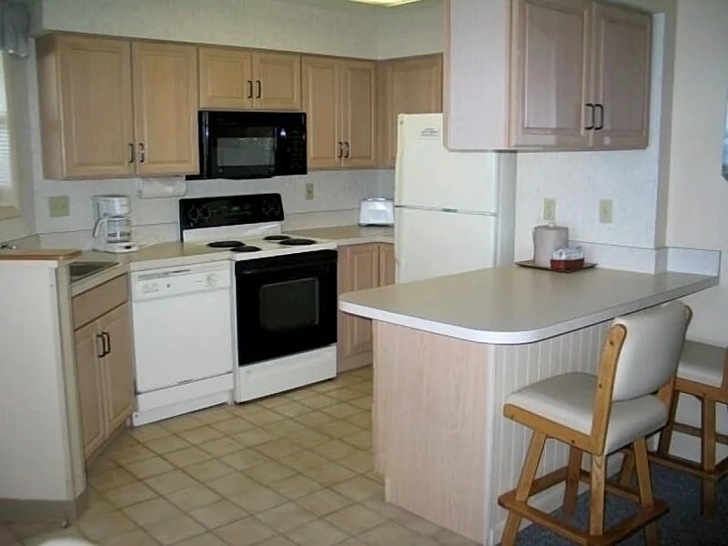 Beachfront Condo @ Outer Banks Beach Club, 3Pools, closest to beach, & shops in Kill Devil Hills, North Carolina, United States — photo 5