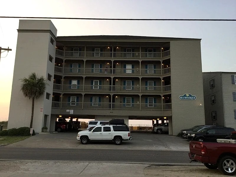 Beachfront Condo, ground parking, beach, Pool, 20 Ft to beach, 1mi to pier/dwtn in Murrells Inlet, South Carolina, United States — photo 2