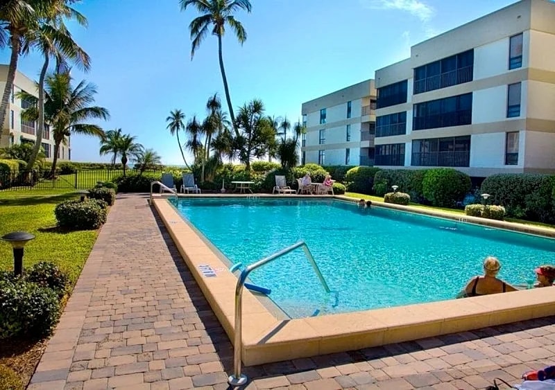 Kings Crown #114 3 Bedrooms 2 Baths Overlooking the water in Sanibel, Florida, United States — photo 5