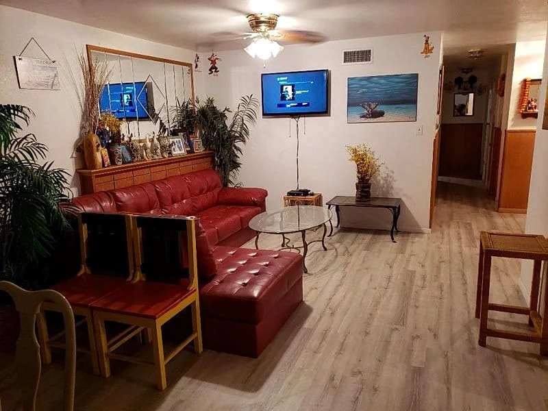 DISNEYLAND area! Heated Pool. Call owner now for current discounts Property overview in La Habra, California, United States — photo 3