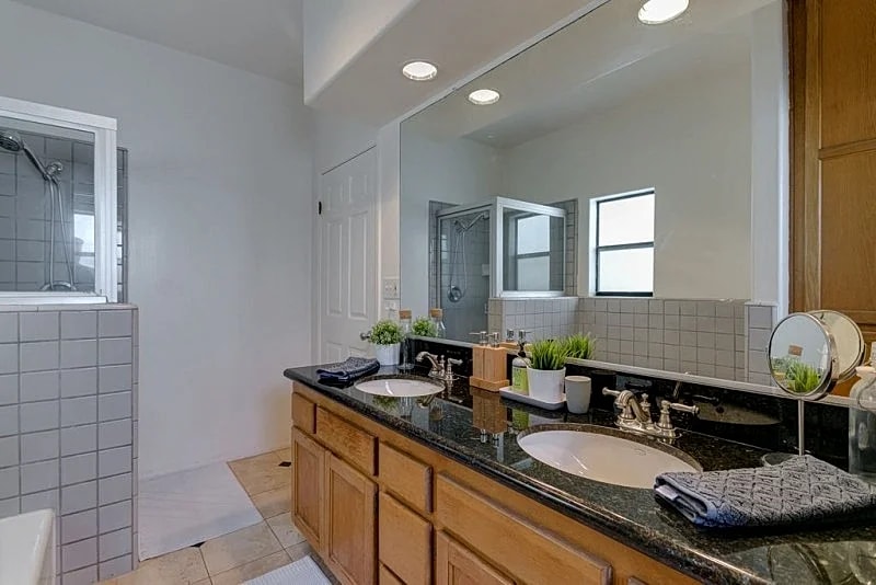 3 Bedroom(OR 4 BDRM) Spacious Marina Del Rey Beach Getaway!! Steps to the Beach in Los Angeles, California, United States — photo 4