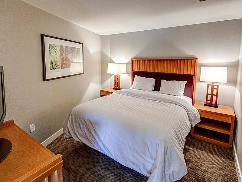 VILLAGE MONACHE, 2 BEDROOM in Mammoth Lakes, California, United States — photo 5
