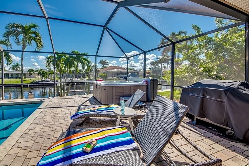 Villa 1 Bright and Sunny, Open Floor Plan, Pool, Hot Tub in Cape Coral, Florida, United States — photo 5