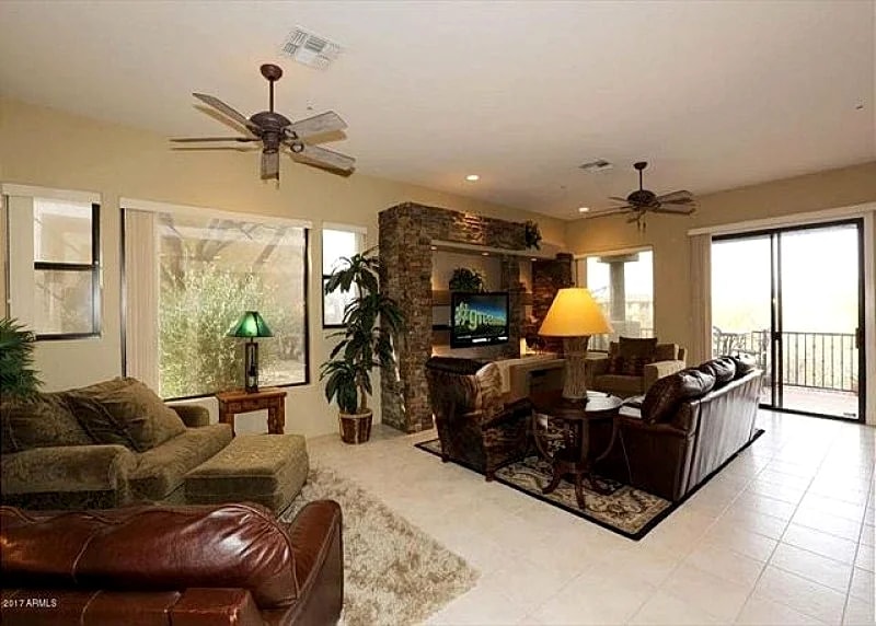 2450 Square Foot Town-Home with Golf Course and Mountain VIEWS! in Scottsdale, Arizona, United States — photo 2