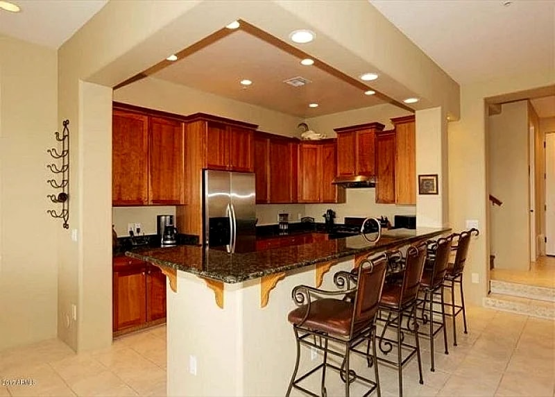 2450 Square Foot Town-Home with Golf Course and Mountain VIEWS! in Scottsdale, Arizona, United States — photo 4
