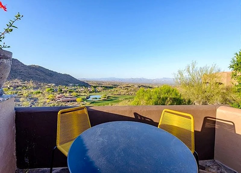Luxurious Entertaining Paradise, Infinity Edge Pool/hot-tub, Endless Views! in Fountain Hills, Arizona, United States — photo 4
