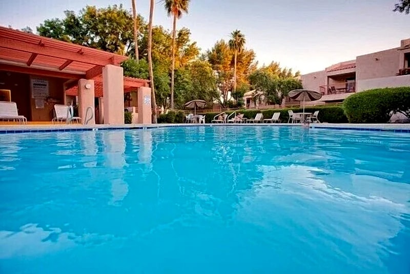 Beautifully Remodeled; Steps From Pool/spa in Central Scottsdale Location! in Scottsdale, Arizona, United States — photo 2