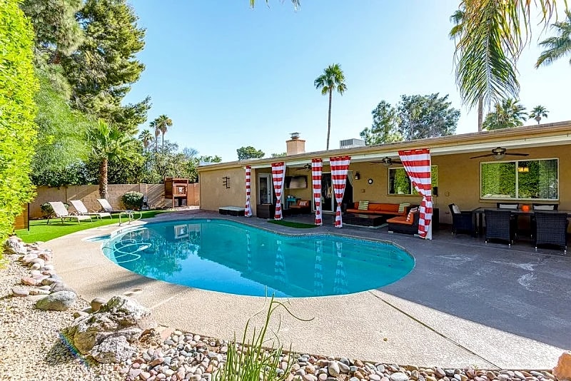 Beautiful Kierland/north Scottsdale Home w/ Heated Pool and Game Room! in Scottsdale, Arizona, United States — photo 5