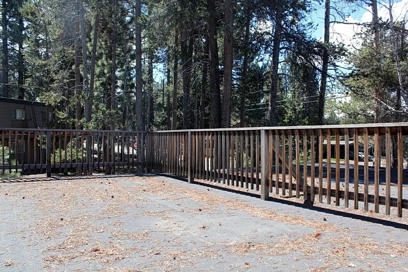5BR/3BA/10 Beds - Hot Tub, Pool/Ping Pong Table, Across from Bijou Golf Course in South Lake Tahoe, California, United States — photo 3