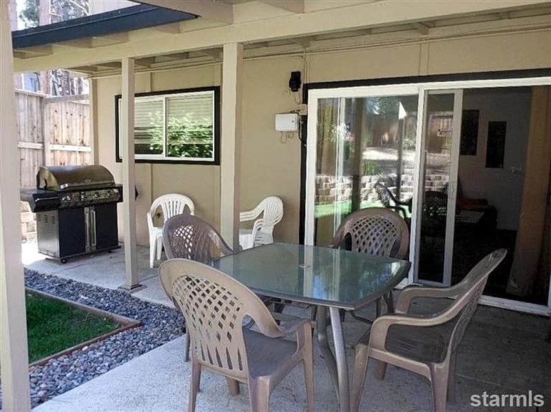 5BR/3BA/10 Beds - Hot Tub, Pool/Ping Pong Table, Across from Bijou Golf Course in South Lake Tahoe, California, United States — photo 4