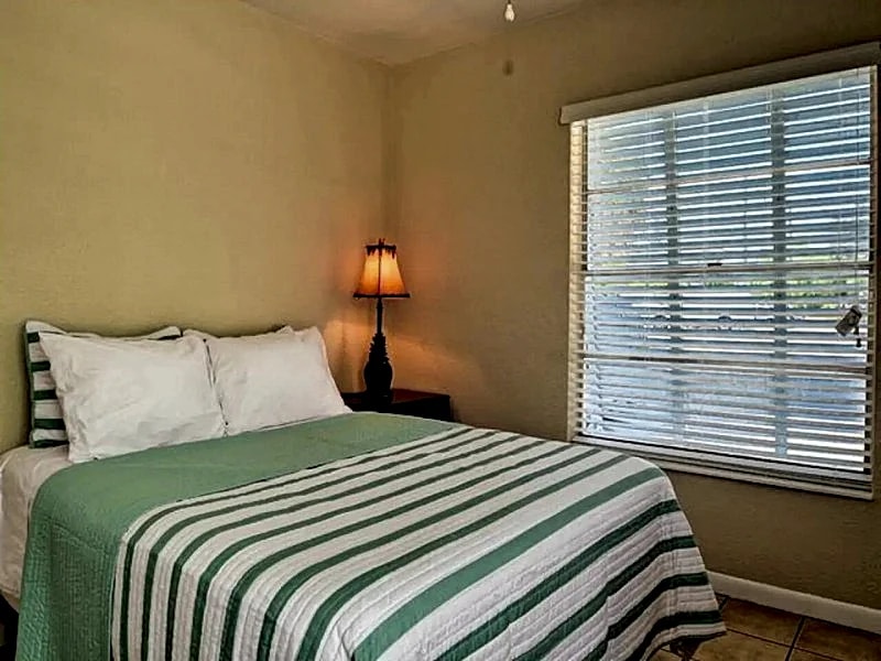 V3- 1 BR, waterfront villa, 2 min walk 2 beach in Clearwater, Florida, United States — photo 5