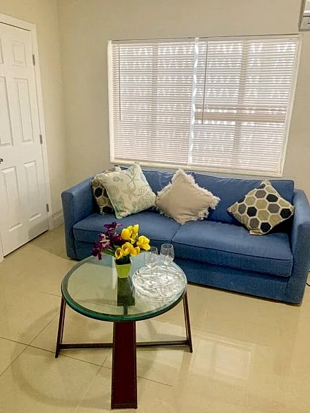 Charming Miami 1 bedroom 15 to the beach. in Miami, Florida, United States — photo 2