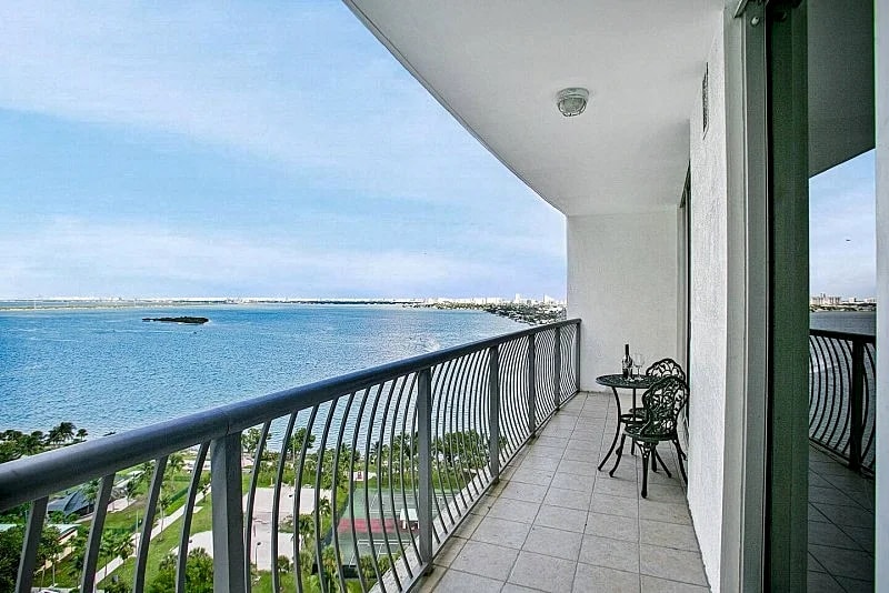 Luxurious 3bedroom Prim Location 10min to S.Beach in Miami, Florida, United States — photo 5