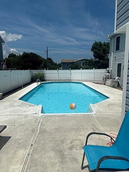 Beach Bird, Large Pool, Decks, 500' fr. beach, Major Remodel for '25, 9BR, 5 Ba in Virginia Beach, Virginia, United States — photo 4