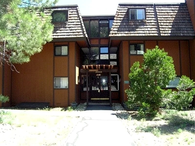 Comfortable & Convenient 1BR Condo in Olympic Valley, USA with free, fast WiFi in Olympic Valley, California, United States — photo 3