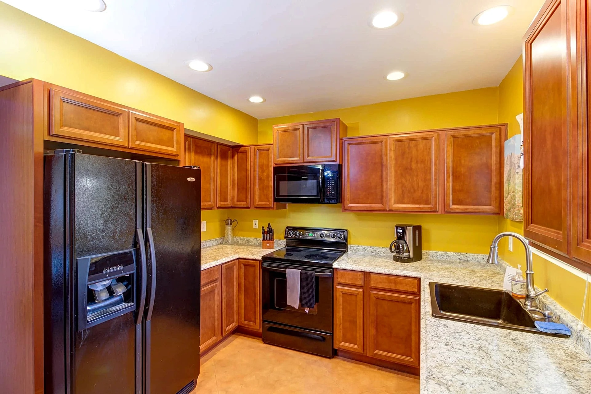 Midtown Hideaway: Charming 3BR Corner Home in Tucson, Arizona, United States — photo 5