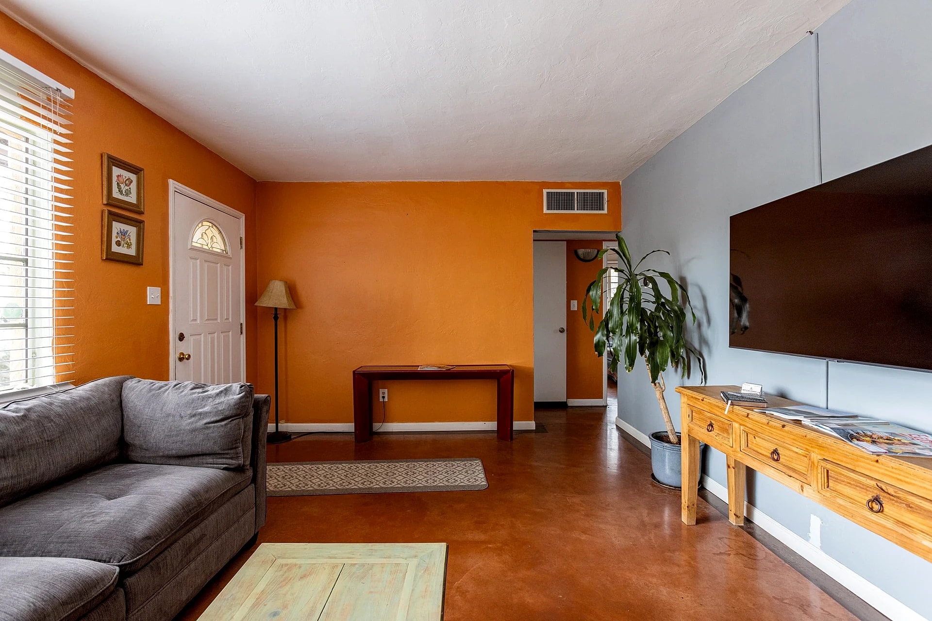 Midtown Hideaway: Charming 3BR Corner Home in Tucson, Arizona, United States — photo 2