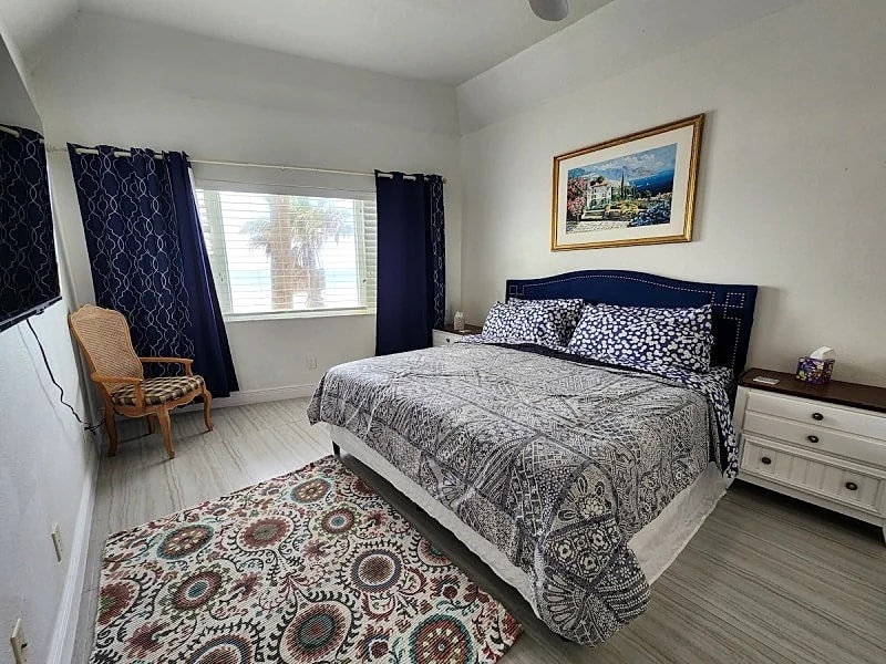 Beautiful 2/2 condo right on the beach with water view from every room. in Belleair Beach, Florida, United States — photo 3