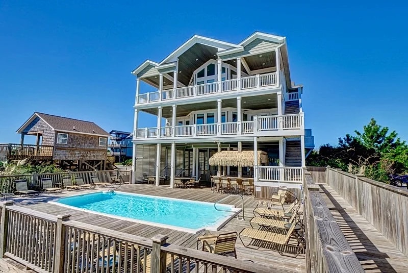 16 BRs/Pool/Elevator/Tiki Bar/Sleeps up to 60-Southern Grace on Topsail Island