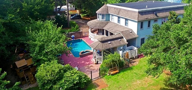Luxury Accommodation w/ pool, hot tub, playground & elevator - TheSaltaire.com in Duck, North Carolina, United States — photo 3