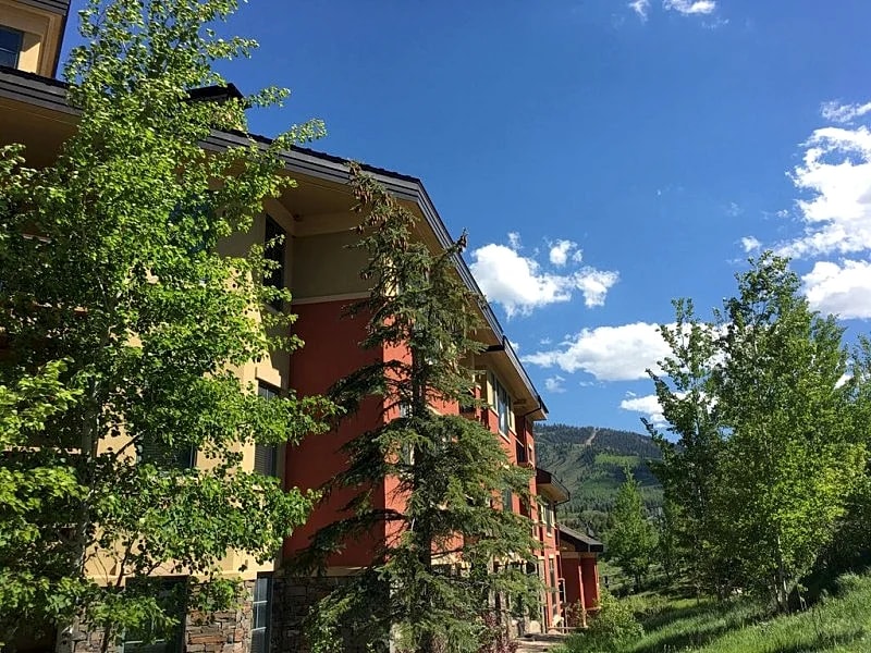 Large Ski In Ski Out 3 Bedroom+Loft Sleeps 10 Pool Hot Tub Vaulted Ceilings MC10A in Park City, Utah, United States — photo 4