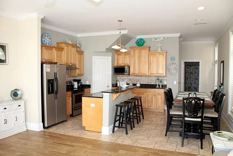 "Spring Specials" Coastal Beach House w/Gulf View & Private Pool Sleeps 12 in Panama City, Florida, United States — photo 3