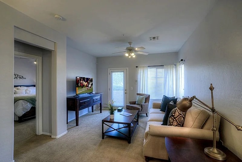 FANTASTIC! Fully Updated Resort-Like Old Town Downtown Scottsdale Condo / Tempe in Scottsdale, Arizona, United States — photo 4