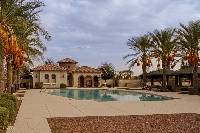 New Remodeled Townhouse - Furnished 3BR/2BA - Gilbert - Near SanTan Village Mall