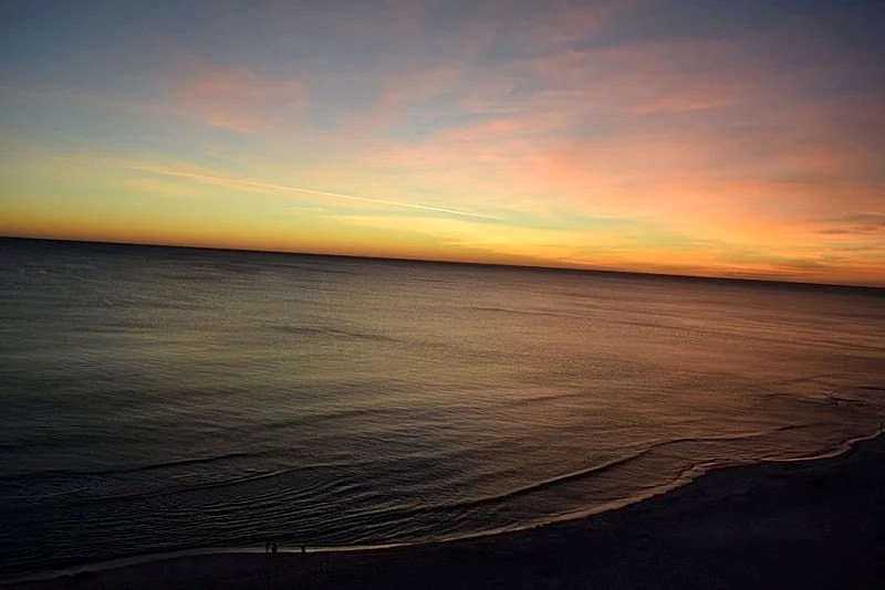 Visit us for Memorial Day week to enjoy the Sun, Sand and warm water. Property overview in Panama City Beach, Florida, United States — photo 4
